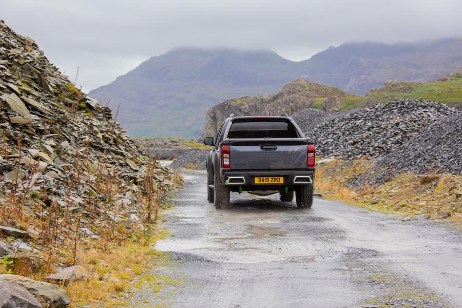  Isuzu D-Max XTR 2019 года  (UK) (фото 19 из 40)